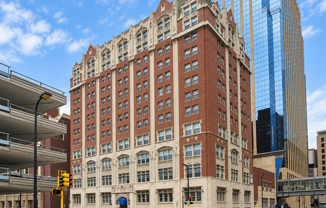 LaSalle Plaza Apartments