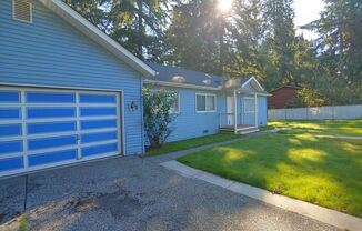 Shoreline - Echo Lake Neighborhood 3 Bedroom 2 Bathroom Rambler