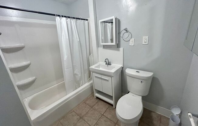 2 beds, 1 bath, $1,595