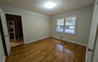 3 beds, 1.5 baths, $1,400