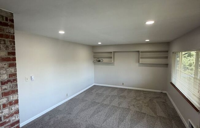 852 Nickerson