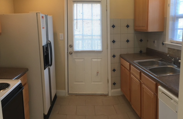 6901 ELLESMEREDRIVE
