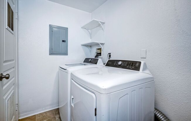 4 beds, 3.5 baths, 2,800 sqft, $4,695, Unit 210