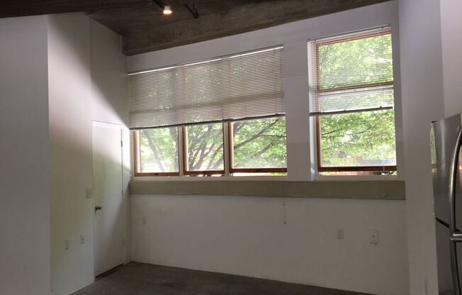 Studio, 1 bath, 800 sqft, $1,625, Unit B-102