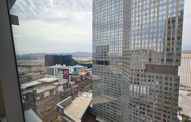 2 beds, 2 baths, $6,040, Unit # 2512