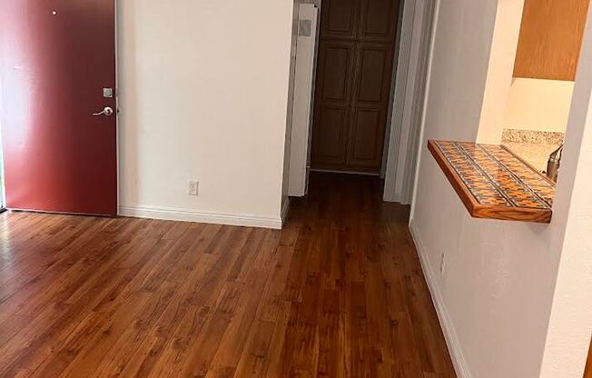 Renovated 2 Bedroom/ 1 Bathroom Condo Available in Culver City $2,600! *MOVE-IN SPECIAL*