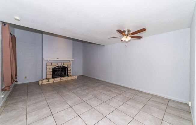 RENOVATED 2-BEDROOM TOWNHOME IN AHISD