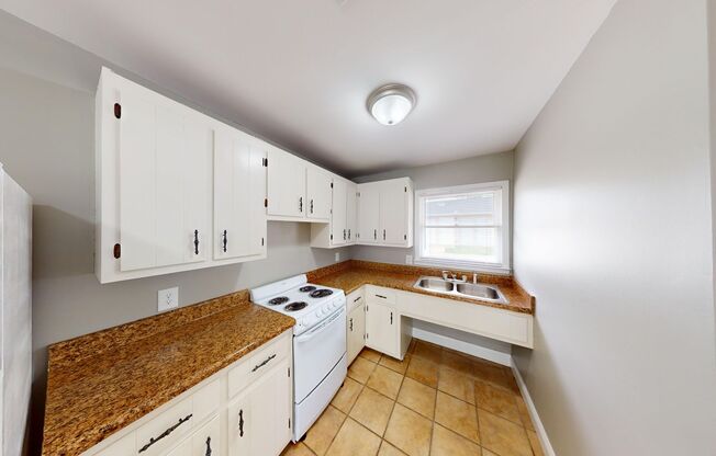 211 Oak St. Apartments