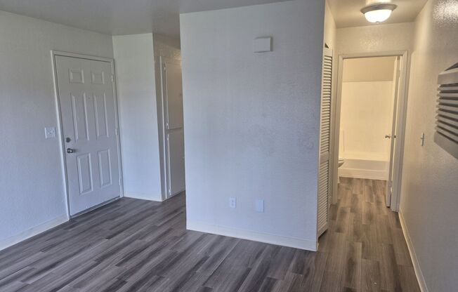 Studio, 1 bath, 324 sqft, $1,200, Unit 3828-15
