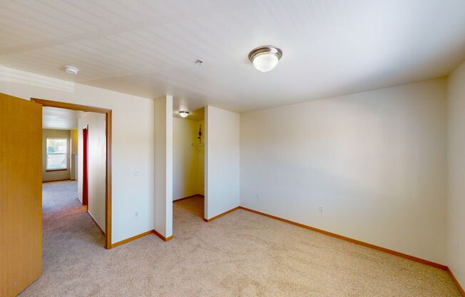 1 bed, 1 bath, 811 sqft, $1,595, Unit F304