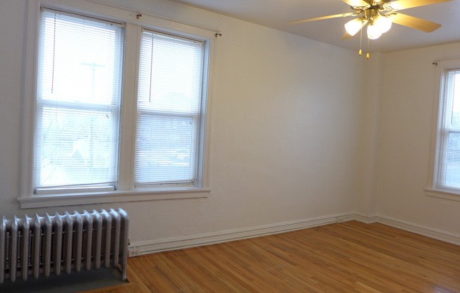 Studio, 1 bath, 400 sqft, $785, Unit 208