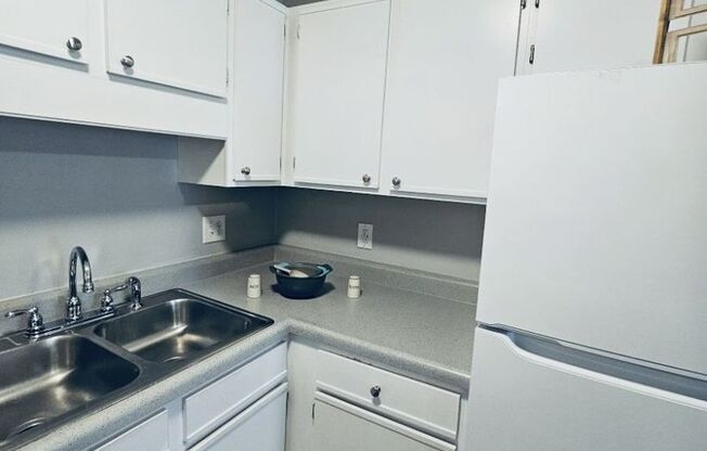 2 beds, 2 baths, 1,020 sqft, $1,195, Unit 1423