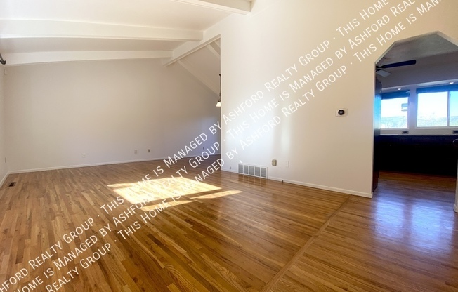930 Panorama Dr