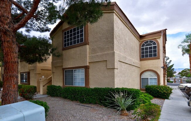 3676 Renovah #203  Lovely Upstairs Unit