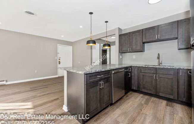 2 beds, 1 bath, 900 sqft, $1,695, Unit Apartment 9