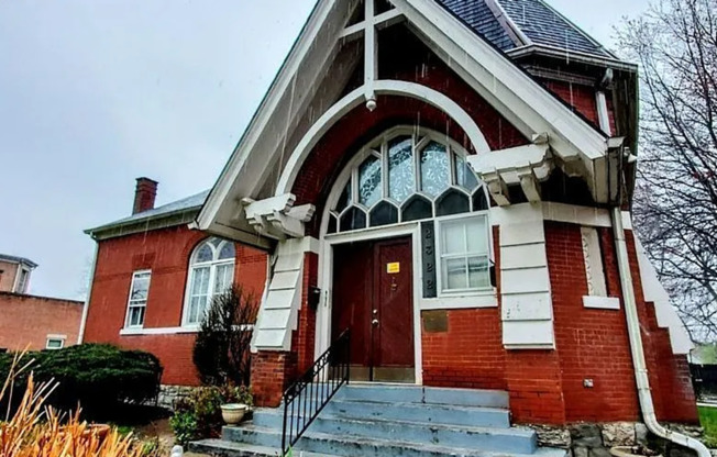 2322 W. Chestnut