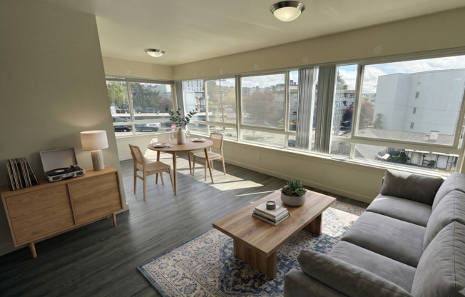 3 beds, 1 bath, $2,895, Unit R-412