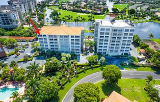 3 bedroom 2.5 bathroom furnished condo