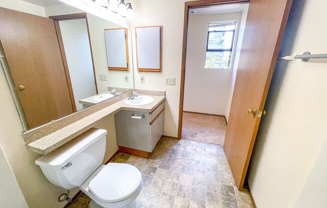 Studio, 1 bath, 413 sqft, $1,395, Unit 410