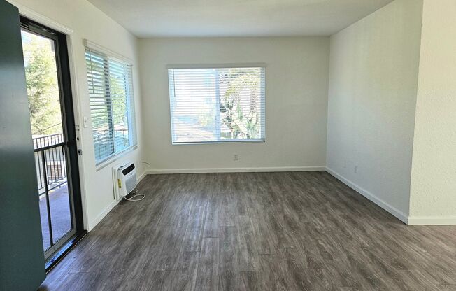 *2 WEEKS FREE!* 2 BR with Garage between Hillcrest and North Park!