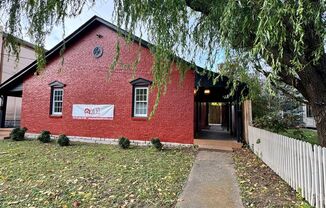 1 bed, 1 bath, $2,000, Unit A