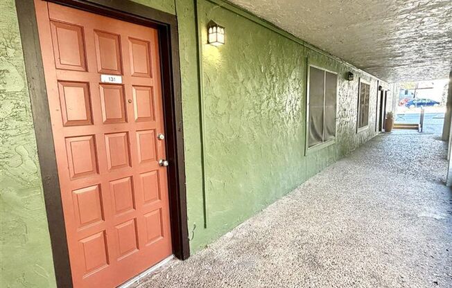 2 beds, 1 bath, 900 sqft, $1,299, Unit ELP2202-131