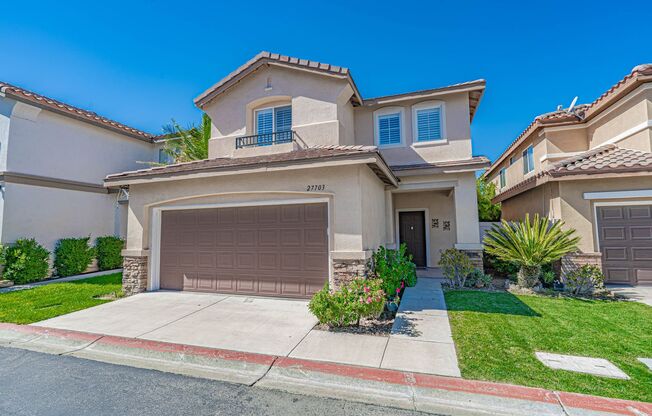 4 Bedroom Home for Rent in Canyon Country!