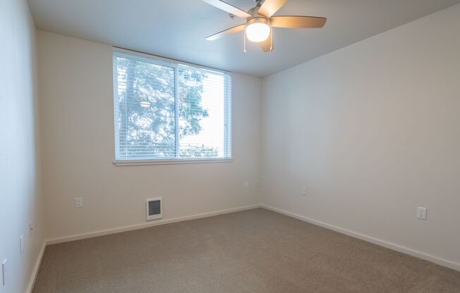 1 bed, 1 bath, 685 sqft, $1,540, Unit 120