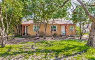 902 Denton St.