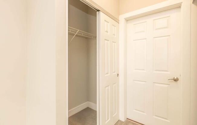 1 bed, 1 bath, 746 sqft, $1,190