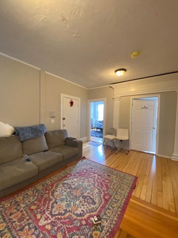 10 GLENVILLE AVE
