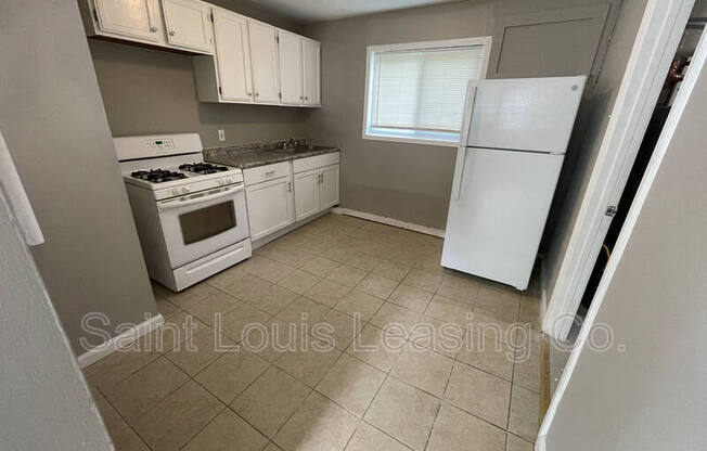 3 beds, 1 bath, 897 sqft, $1,150