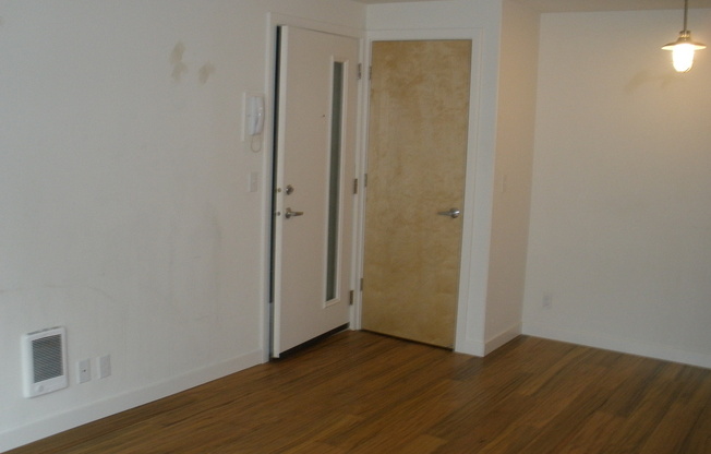 1 bed, 1 bath, $1,350, Unit W50-Apt10