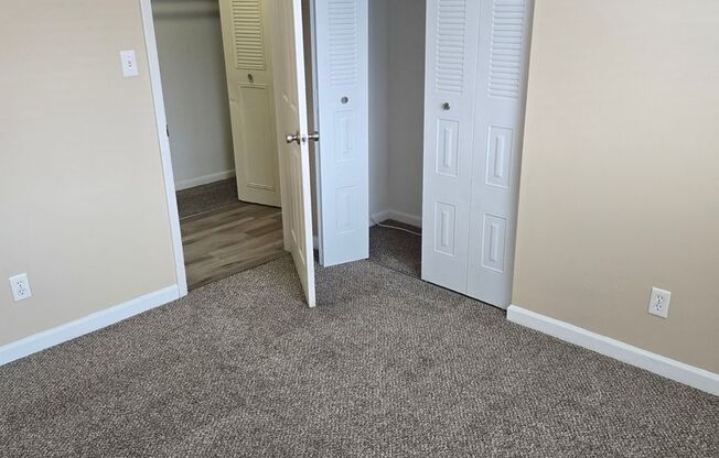 2 beds, 1 bath, 900 sqft, $940, Unit 92