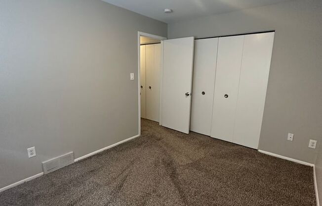 2 beds, 1 bath, 860 sqft, $1,375, Unit 104