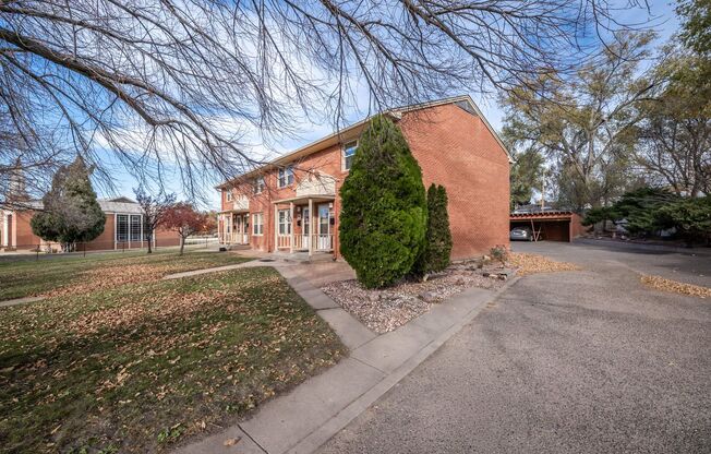 Move-In Special! FREE 50" TV for Qualified Tenants! Near CSUP COLLEGE