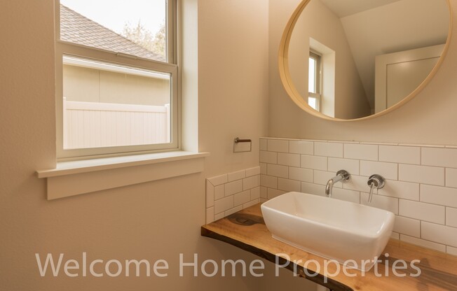 2 beds, 2.5 baths, 1,250 sqft, $2,695, Unit 2 NE Hadley #2