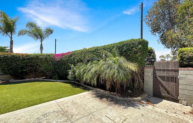Beautiful 4BD/3BA House in Clairemont W/ A/C, W/D, Garage, & Bonus/Rec Room!