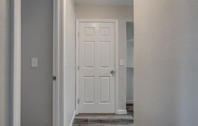 1 bed, 1 bath, 750 sqft, $880, Unit 5905-203