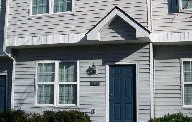 Updated 2 bedroom in fantastic location near Duke Med Center, on busline & convenient to many local amenities!