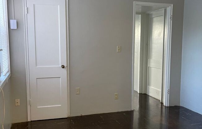 1 bed, 1 bath, 365 sqft, $950, Unit 02A