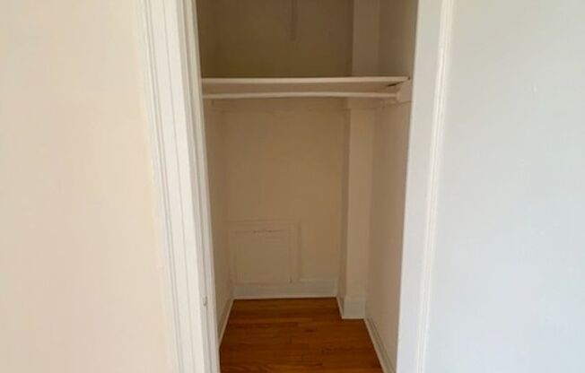 2 beds, 2 baths, 1,050 sqft, $2,050, Unit 406