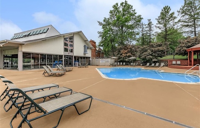 Whispering Hills Apartments