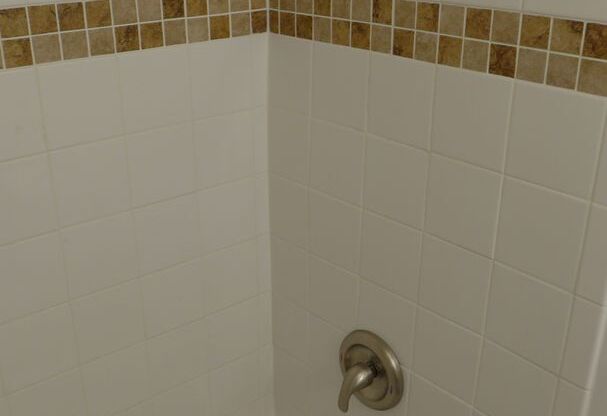 Studio, 1 bath, 400 sqft, $1,175, Unit LLO