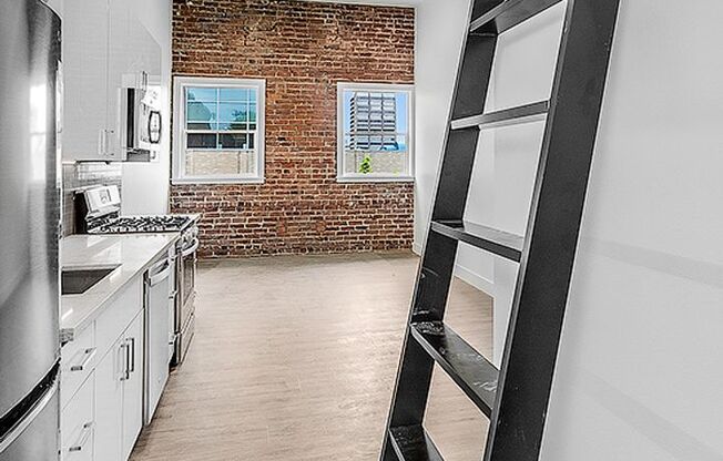 Studio, 1 bath, 356 sqft, $1,250, Unit 504