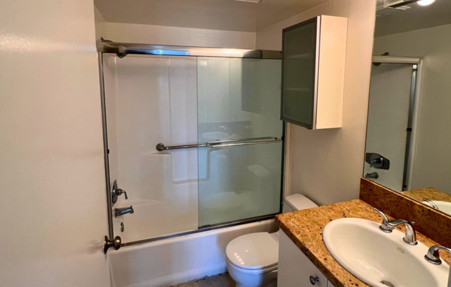 1 bed, 1 bath, 1,200 sqft, $2,595