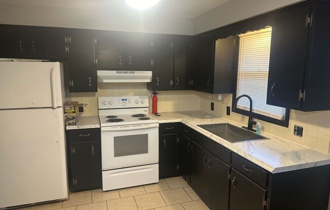 2 beds, 1 bath, $1,025