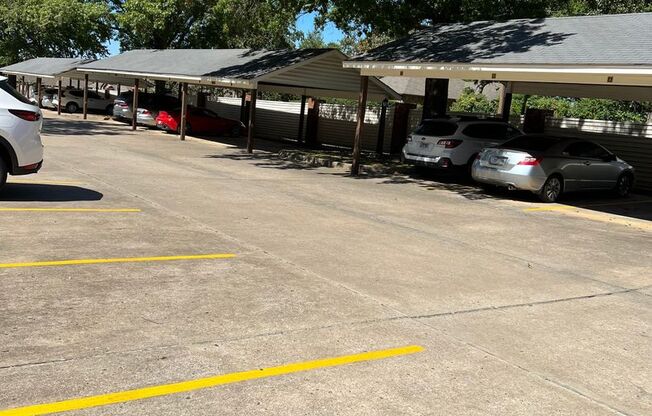 2 beds, 1.5 baths, 933 sqft, $935