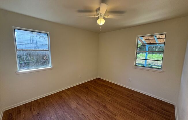 3 beds, 1 bath, $1,000