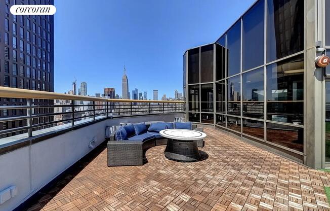 2 beds, 2 baths, 1,000 sqft, $6,500, Unit 25K